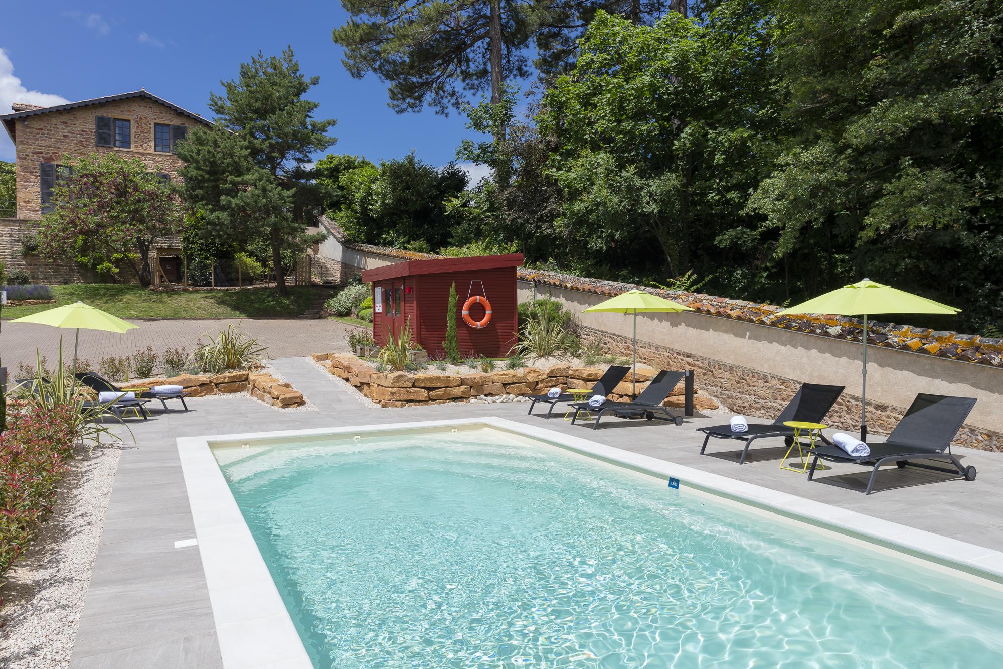 Contact Hotels Le Savigny & Spa Blacé Esterno foto