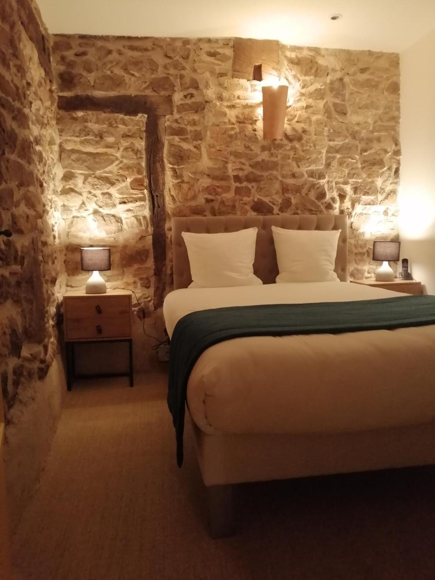 Contact Hotels Le Savigny & Spa Blacé Esterno foto