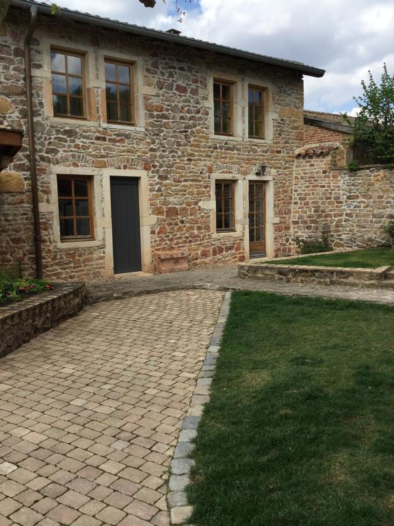 Contact Hotels Le Savigny & Spa Blacé Esterno foto