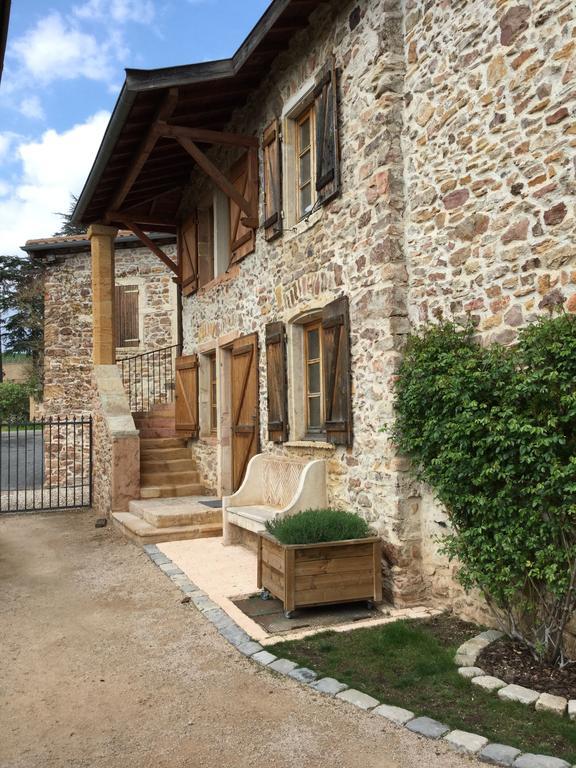 Contact Hotels Le Savigny & Spa Blacé Esterno foto