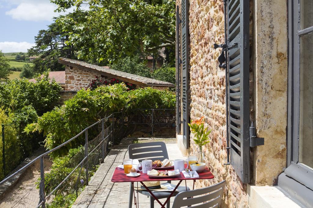 Contact Hotels Le Savigny & Spa Blacé Esterno foto