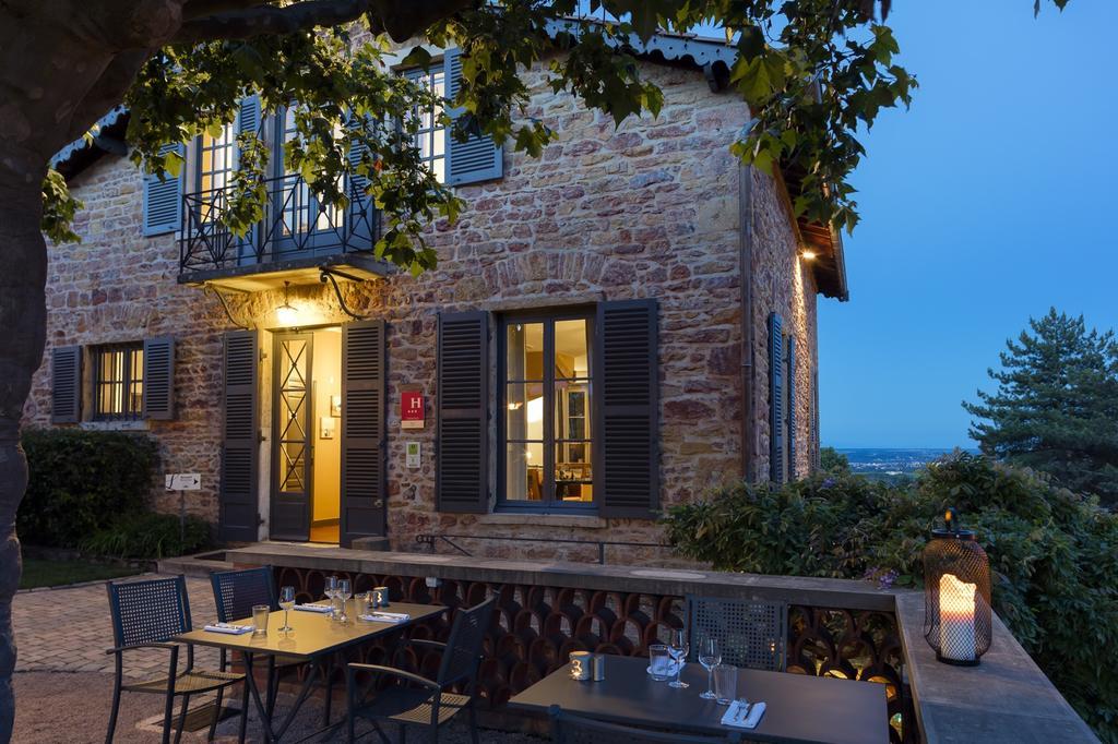 Contact Hotels Le Savigny & Spa Blacé Esterno foto