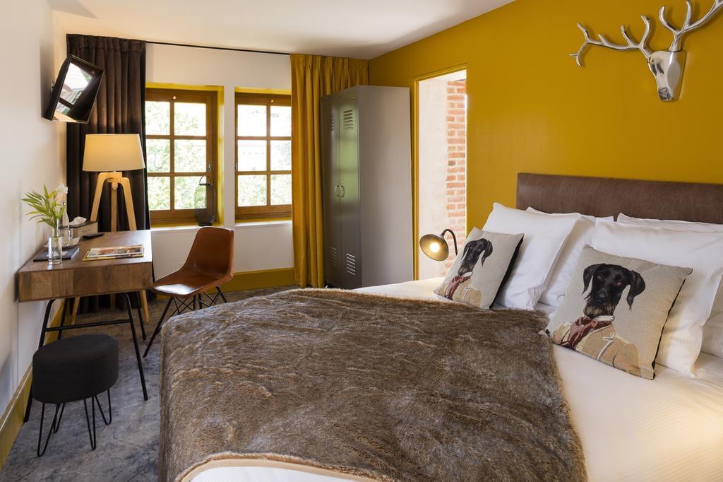 Contact Hotels Le Savigny & Spa Blacé Esterno foto