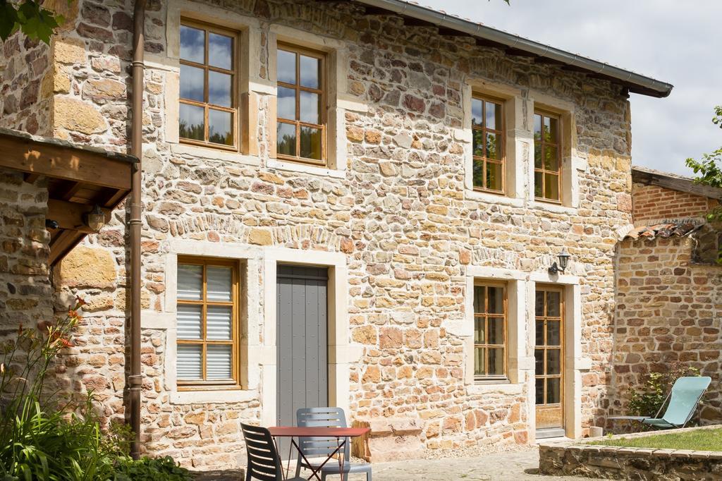 Contact Hotels Le Savigny & Spa Blacé Esterno foto