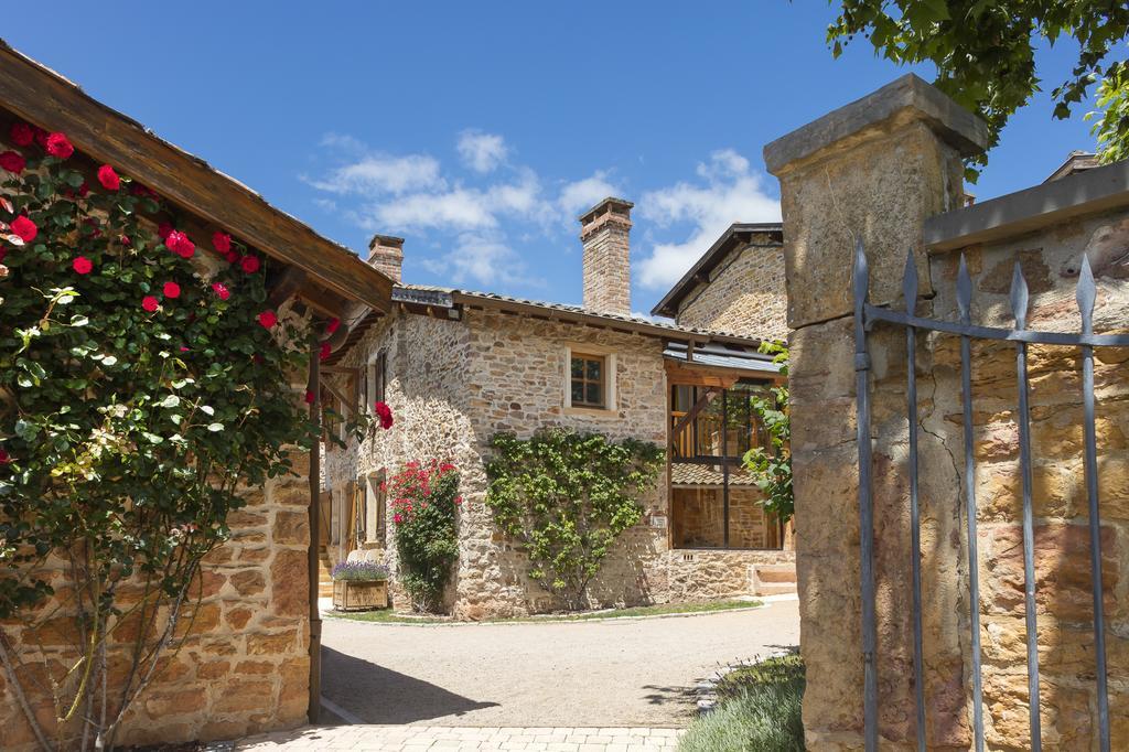 Contact Hotels Le Savigny & Spa Blacé Esterno foto